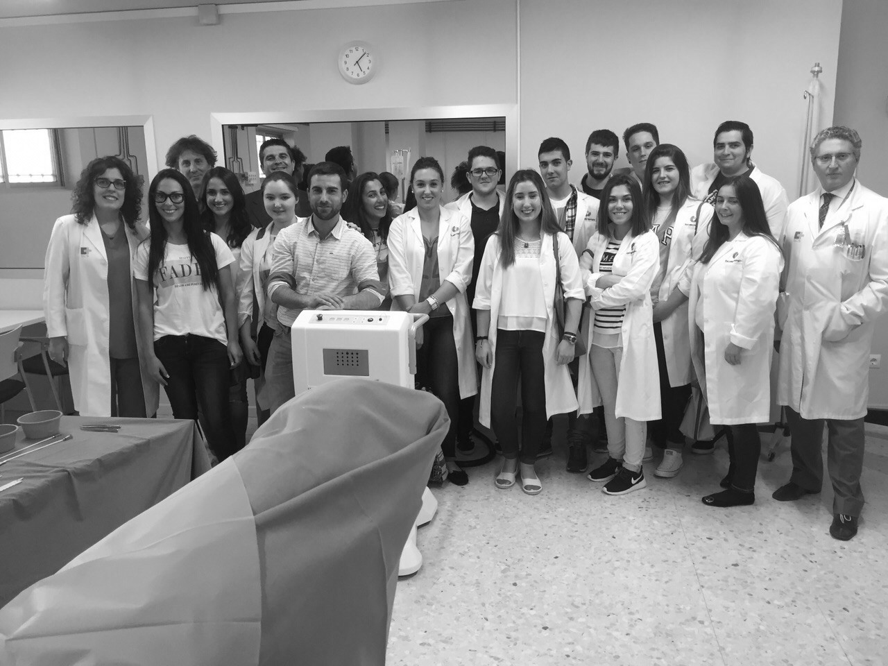 Alumnos de Radioterapia de la Escuela Clínica Mompía visitan el Hospital virtual Valdecilla
